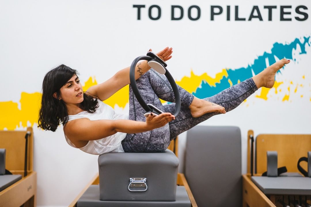 41550721 2024335040949860 7258732019600073210 n - ¿Qué se trabaja en el método pilates?