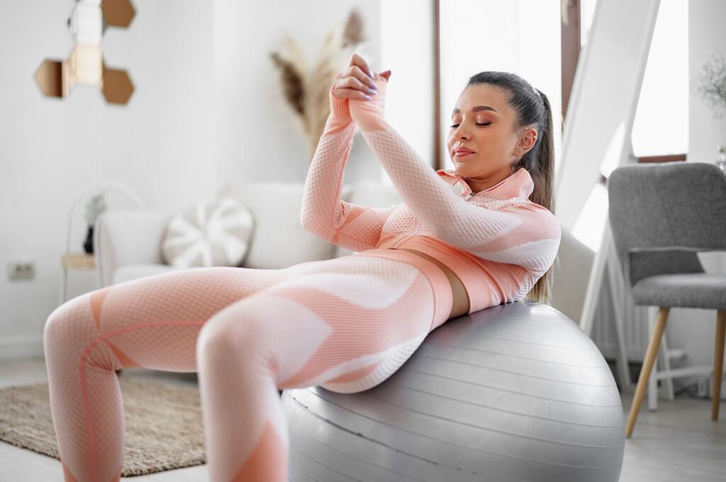 Abdominales con pelota de pilates