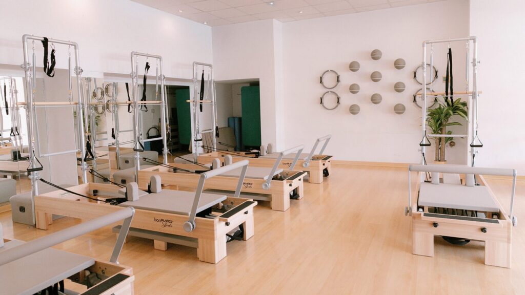 Equipamiento premium de Reformers para estudios boutique de Pilates en España.