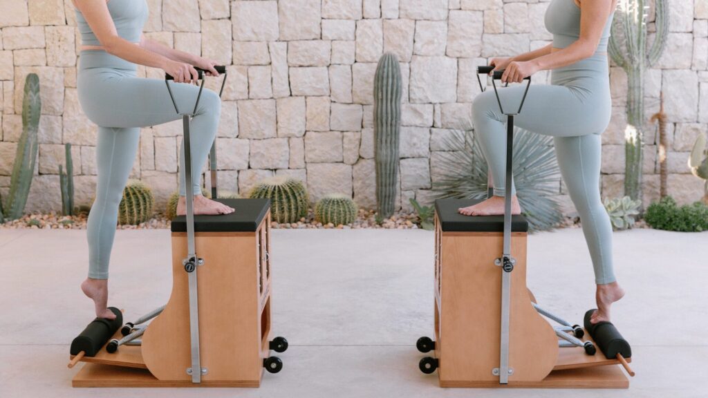 Entrenamiento de fuerza y estabilidad en la Silla de Pilates o Wunda Chair.